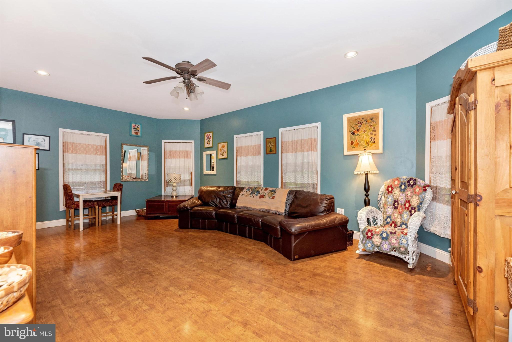 7211 Mountain Church Road Middletown, MD 21769 - Photo 5 of 62 Living Room