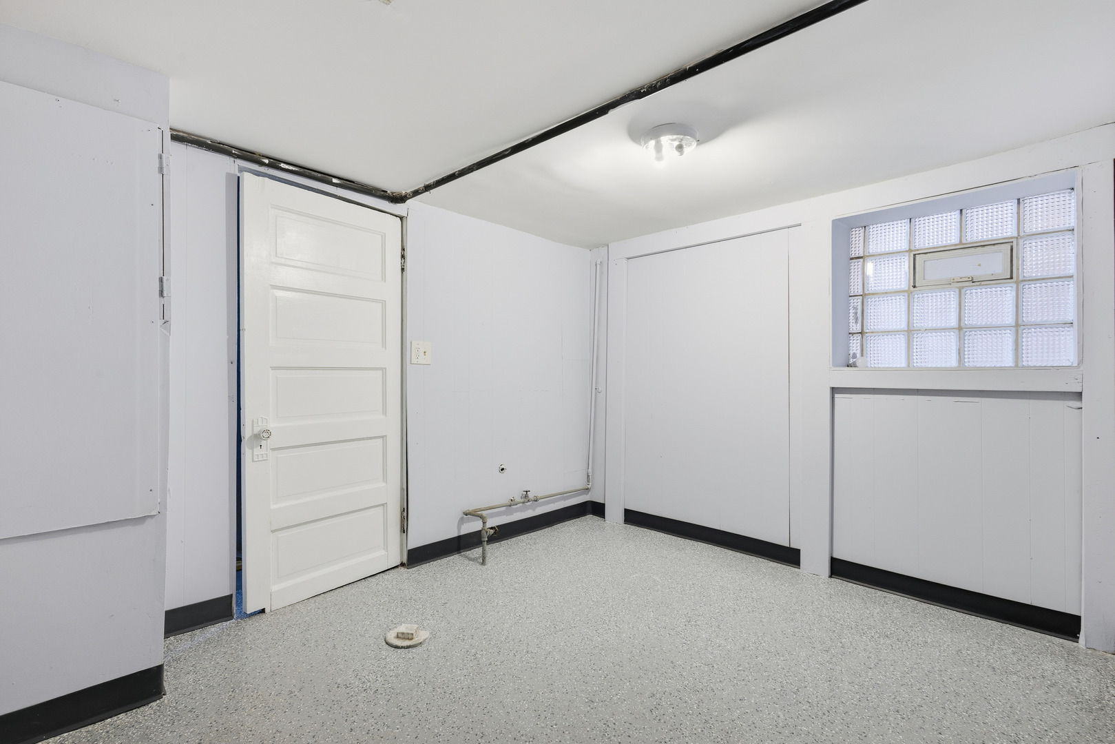 2102 South 50th Avenue Cicero, IL 60804 - Photo 38 of 53 a view of an empty room