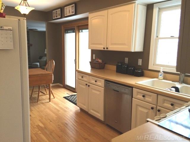 259 Whitney Drive Rochester Hills, MI 48307 - Photo 8 of 31