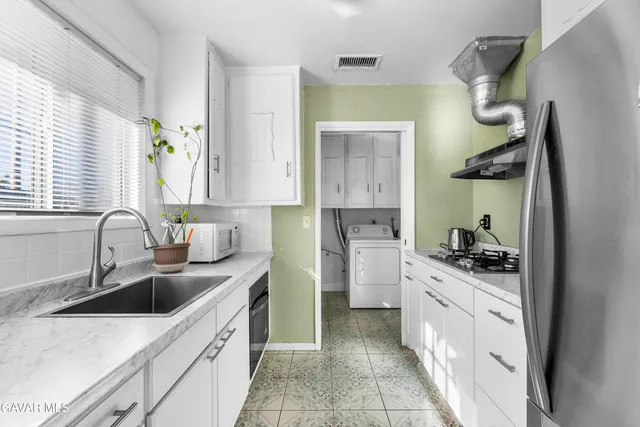 $414,900 | 38609 Glenraven Avenue, Palmdale, CA 93550