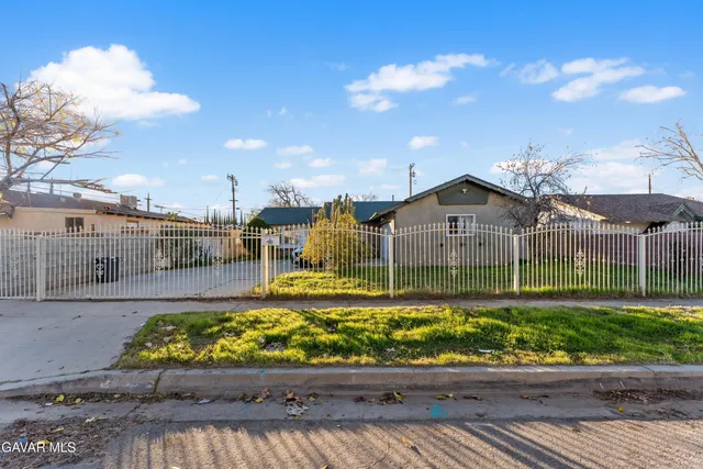 $414,900 | 38609 Glenraven Avenue, Palmdale, CA 93550