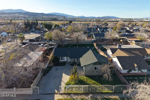 $414,900 | 38609 Glenraven Avenue, Palmdale, CA 93550