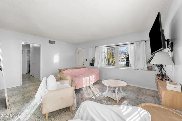 $414,900 | 38609 Glenraven Avenue, Palmdale, CA 93550