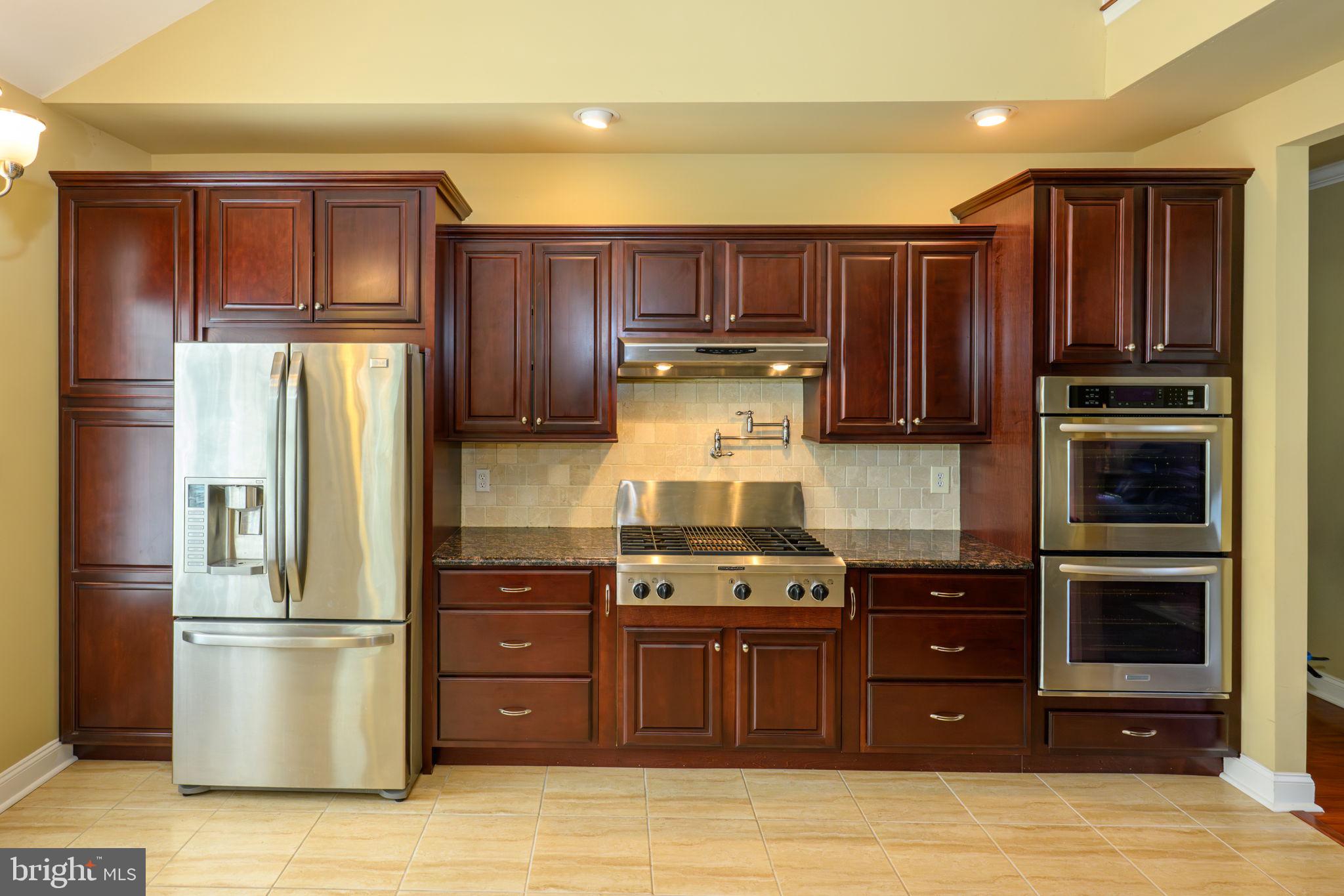 2040 Kingsview Road Macungie, PA 18062 - Photo 4 of 39