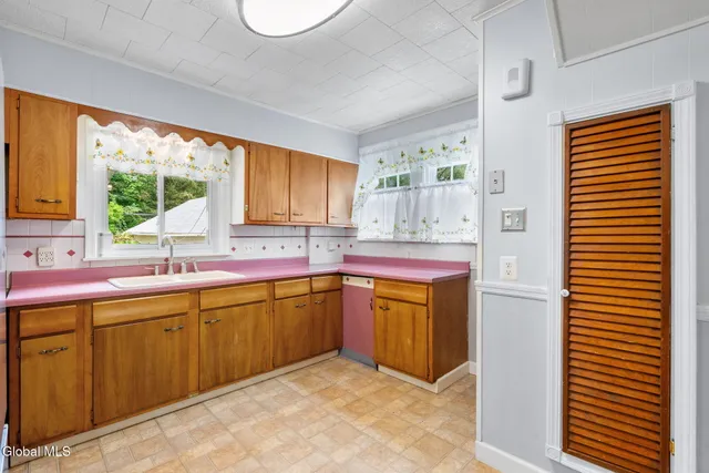 $335,000 | 431 Delaware Avenue, Bethlehem, NY 12054