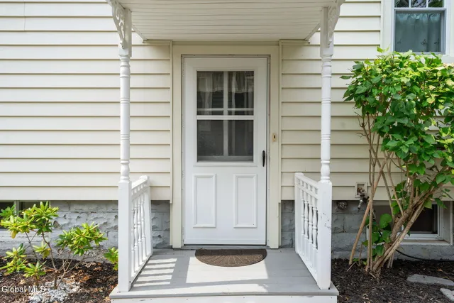 $335,000 | 431 Delaware Avenue, Bethlehem, NY 12054