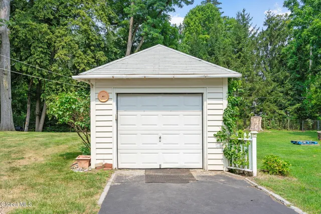 $335,000 | 431 Delaware Avenue, Bethlehem, NY 12054