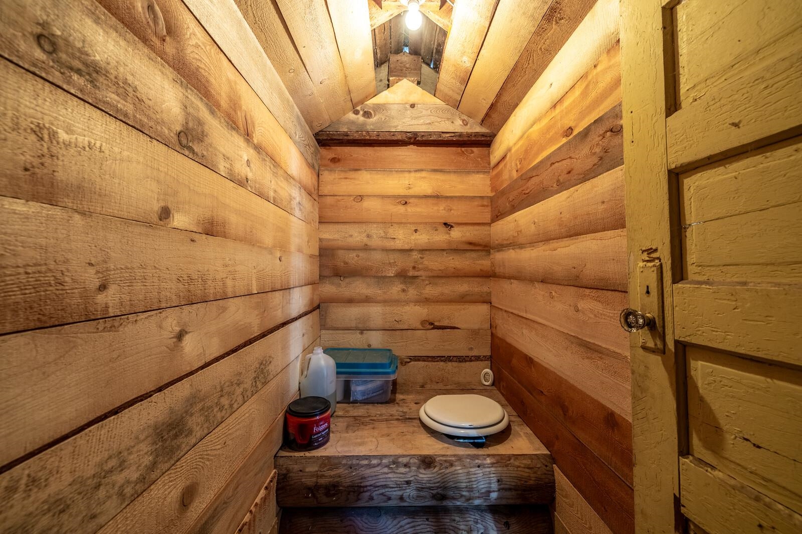 10486 Casper Mountain Road Casper, WY 82601 - Photo 12 of 47