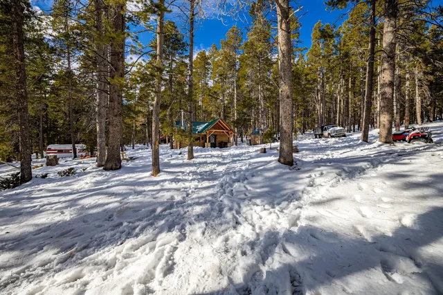 $199,900 | 10486 Casper Mountain Road, Casper, WY 82601