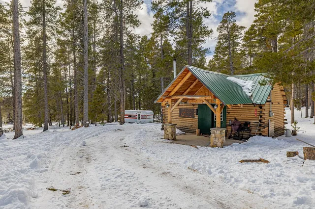 $199,900 | 10486 Casper Mountain Road, Casper, WY 82601