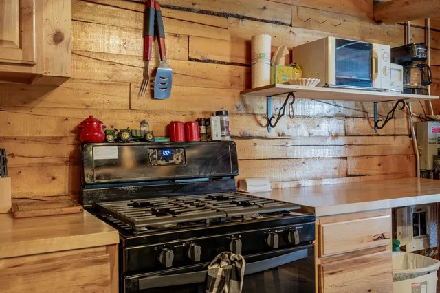 $199,900 | 10486 Casper Mountain Road, Casper, WY 82601