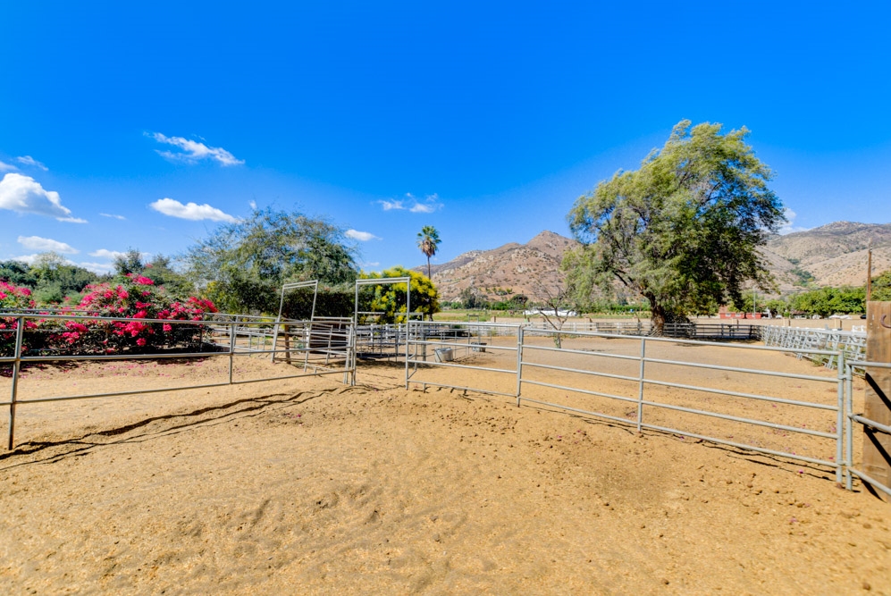 15621 El Monte Road Lakeside, CA 92040 - Photo 12 of 24