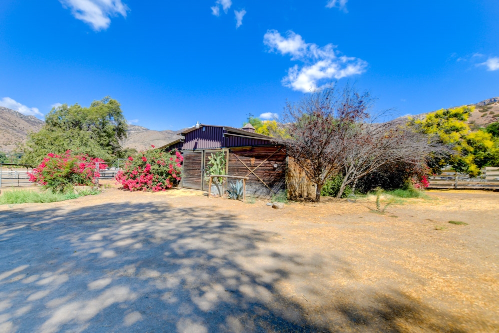15621 El Monte Road Lakeside, CA 92040 - Photo 3 of 24