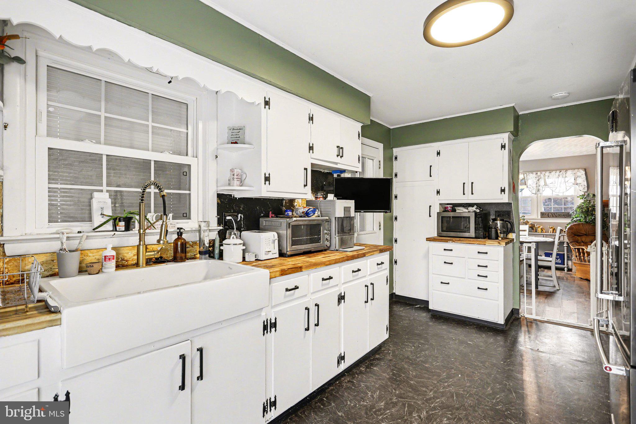 212 Barcroft Road York, PA 17406 - Photo 6 of 20 Gallery Image 6