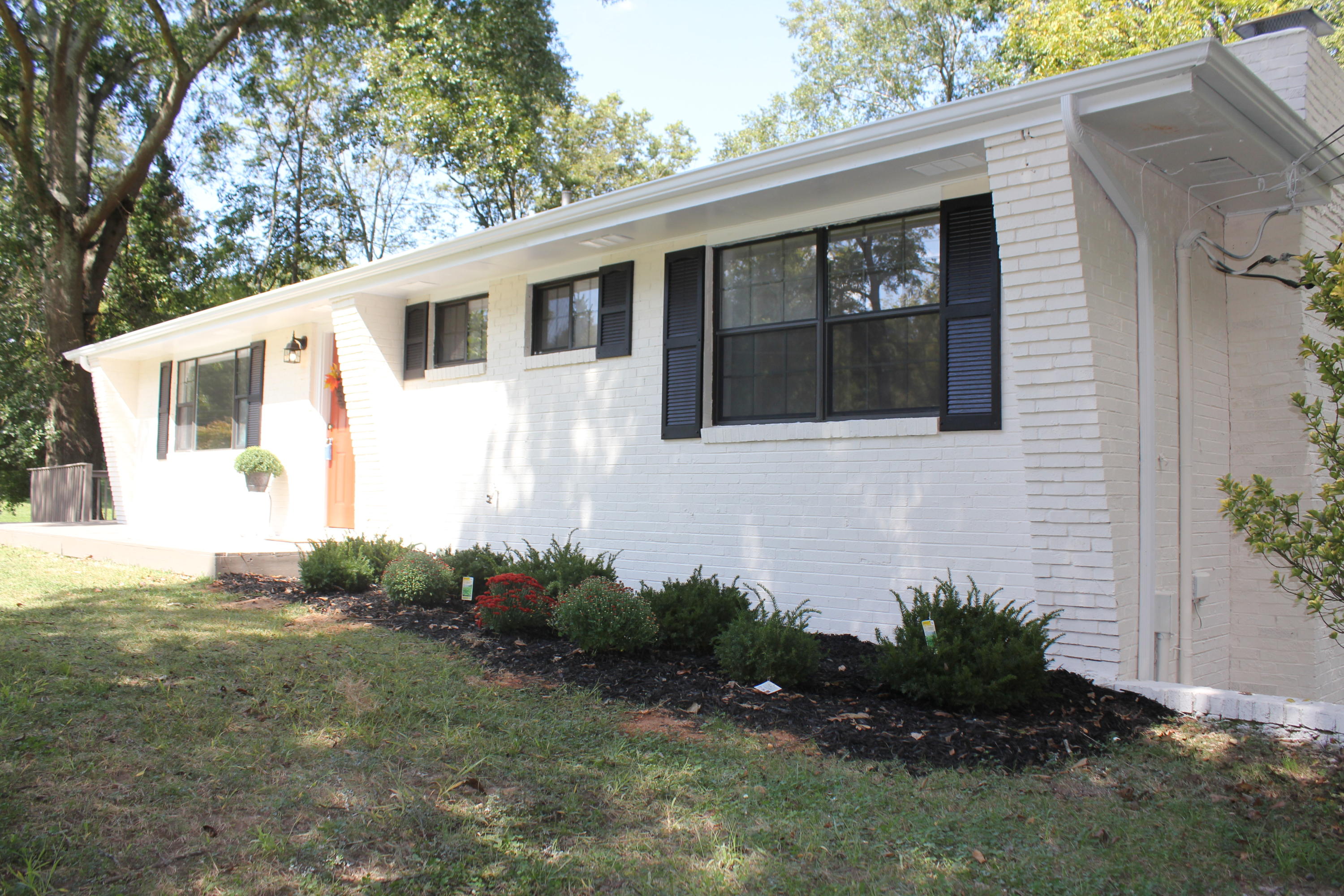 90 Frawley Road Chattanooga, TN 37412 - Photo 3 of 29 IMG_4480