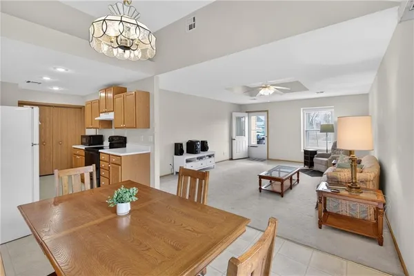 $163,900 | 610 West Ashland Street, Nevada, MO 64772