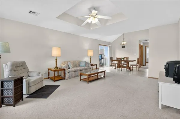 $163,900 | 610 West Ashland Street, Nevada, MO 64772