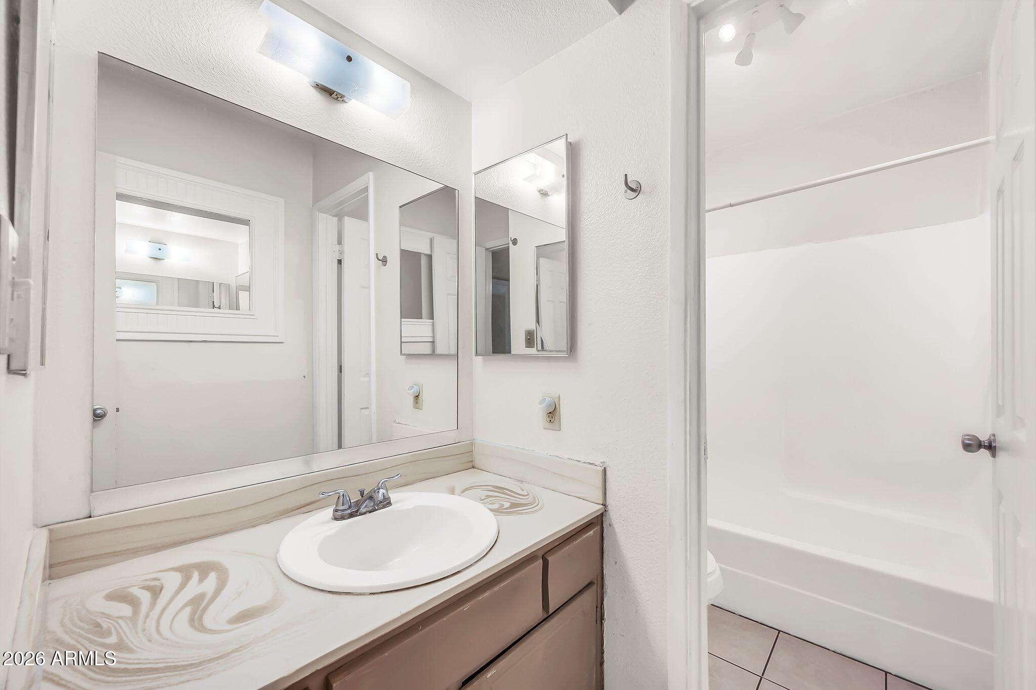 830 South Dobson Road, Unit 53 Mesa, AZ 85202 - Photo 14 of 25 Bath