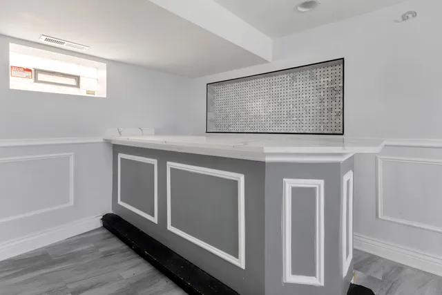 $309,900 | 245 West 43rd Street, Chicago, IL 60609