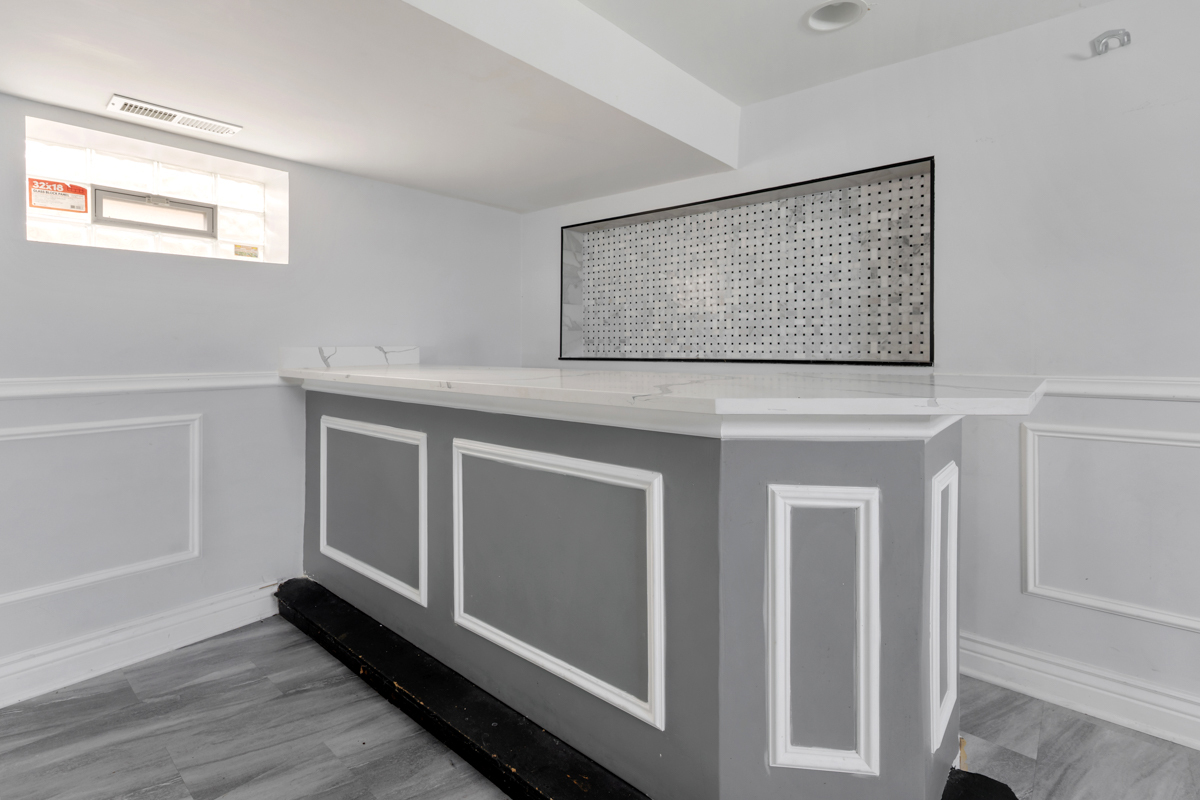 245 West 43rd Street Chicago, IL 60609 - Photo 20 of 26 a view of washer and dryer