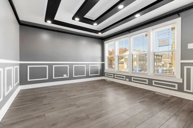 $309,900 | 245 West 43rd Street, Chicago, IL 60609