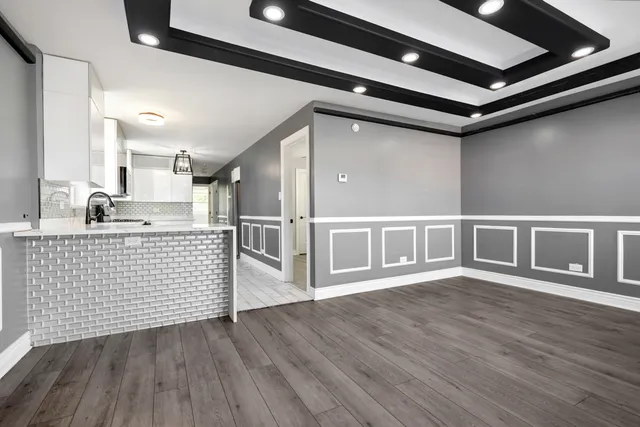 $309,900 | 245 West 43rd Street, Chicago, IL 60609