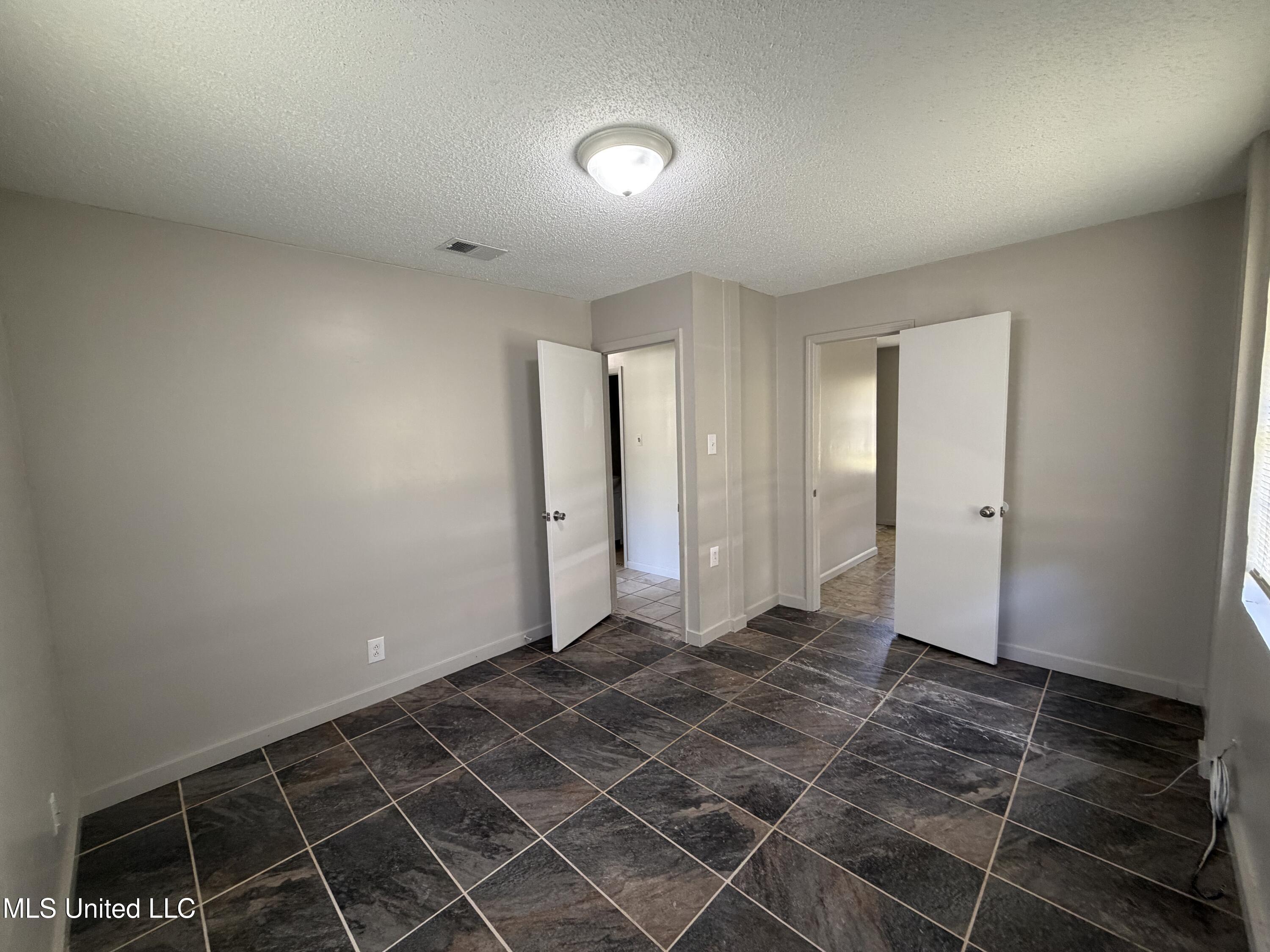 4337 Terrace Drive Moss Point, MS 39563 - Photo 12 of 18 IMG_3595