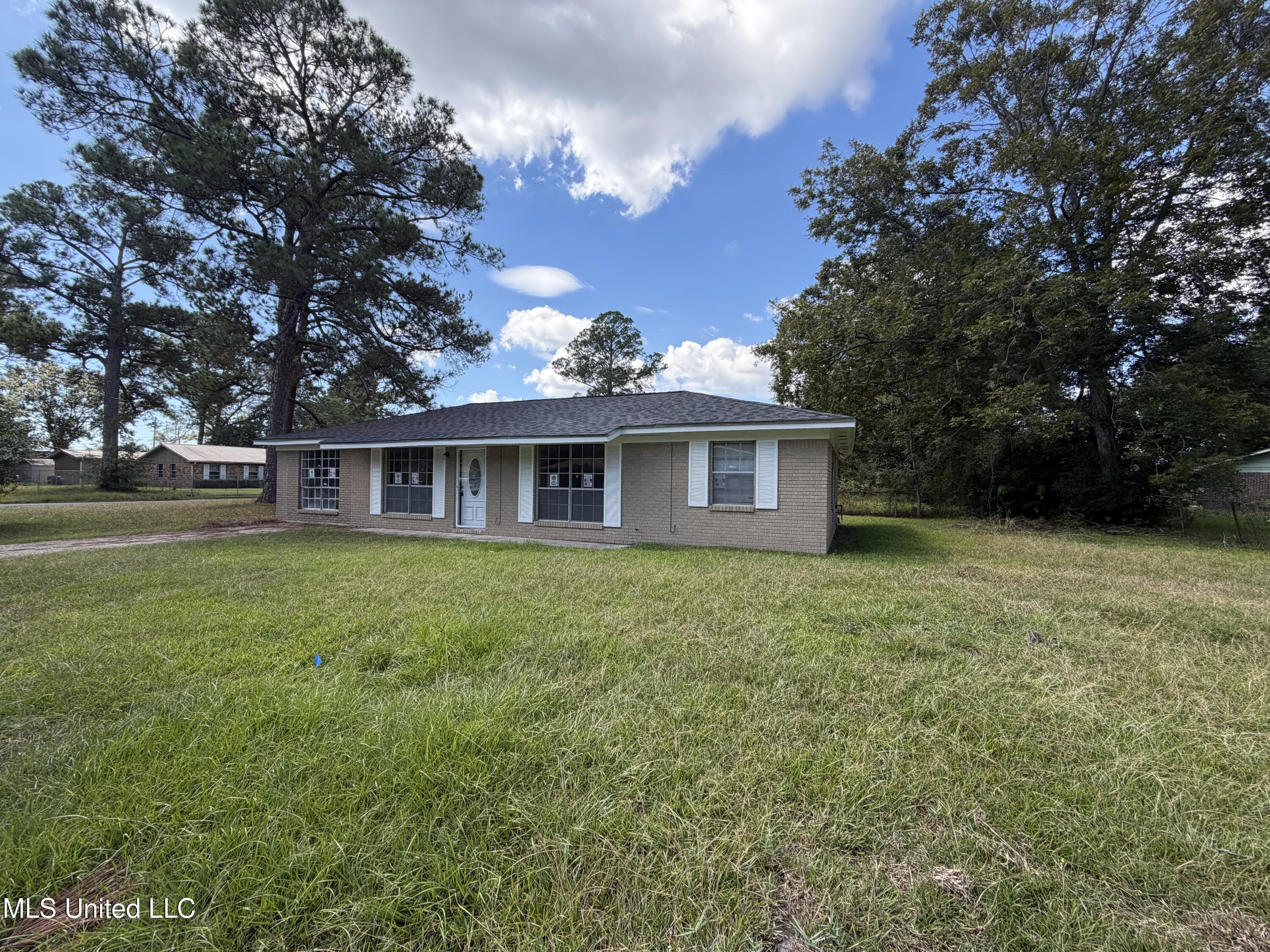4337 Terrace Drive Moss Point, MS 39563 - Photo 2 of 18 IMG_3579