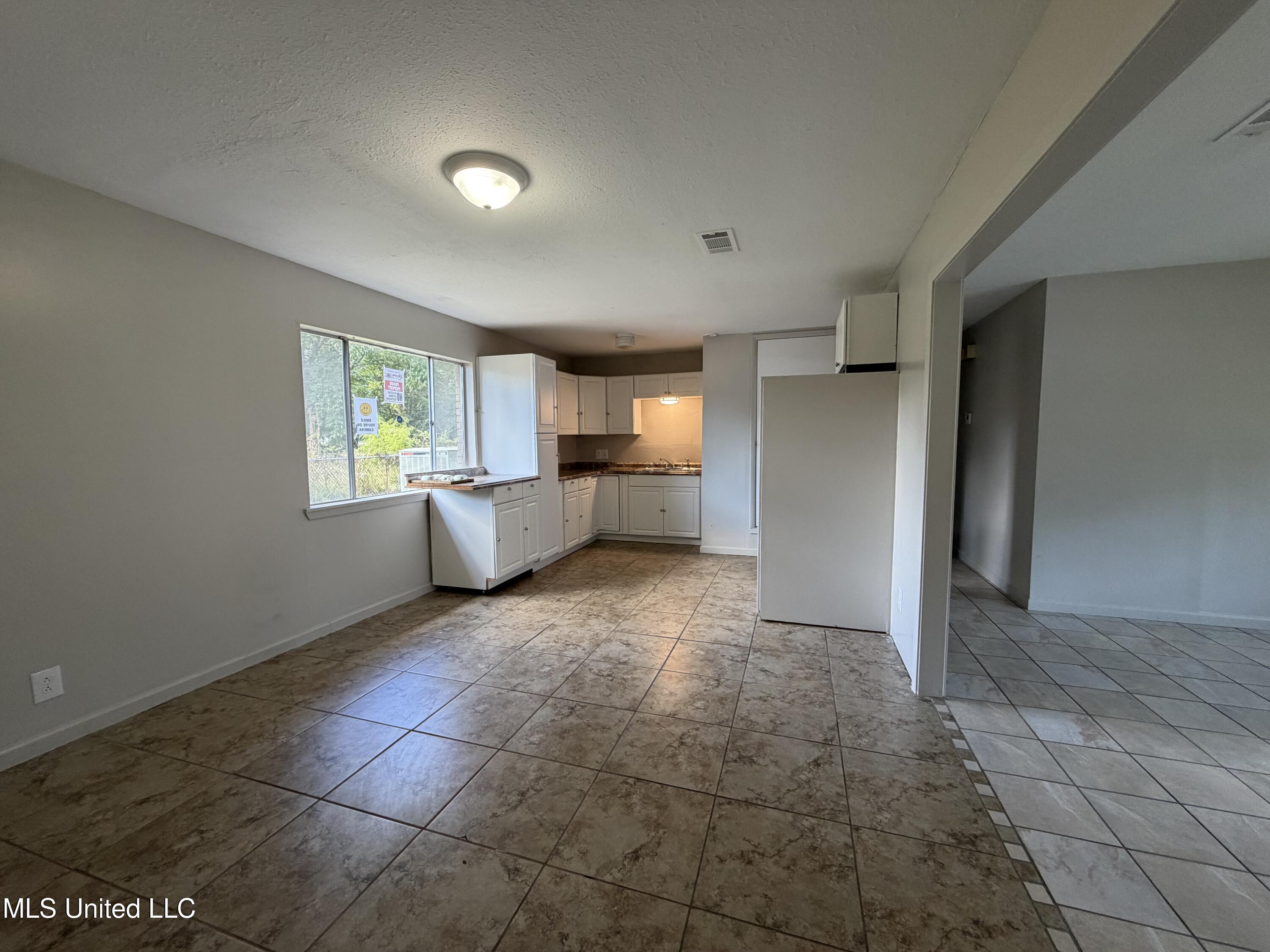 4337 Terrace Drive Moss Point, MS 39563 - Photo 4 of 18 IMG_3590