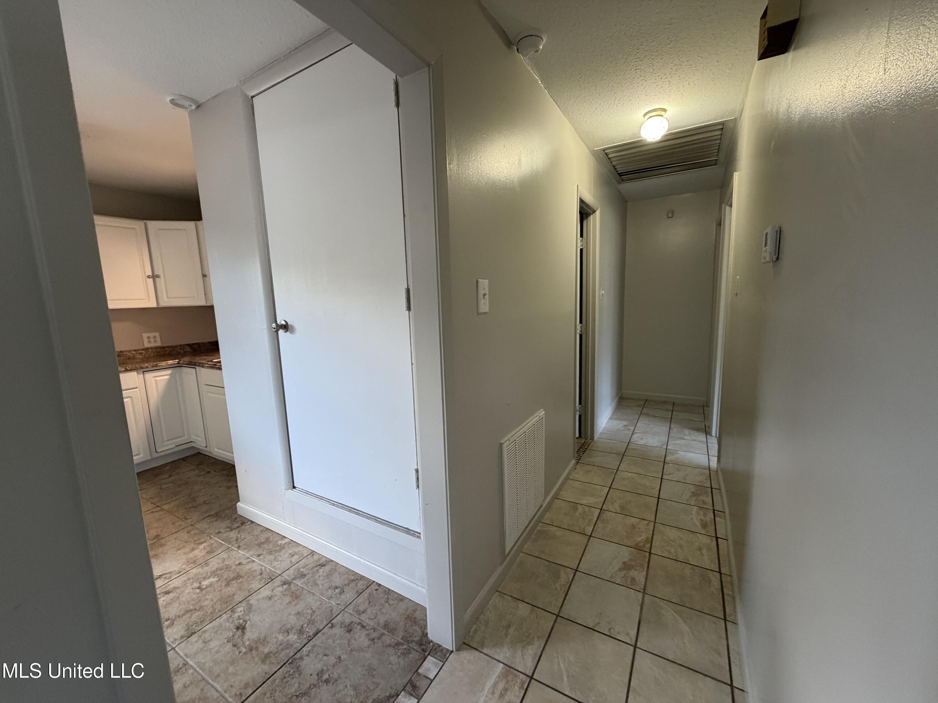 4337 Terrace Drive Moss Point, MS 39563 - Photo 6 of 18 IMG_3591