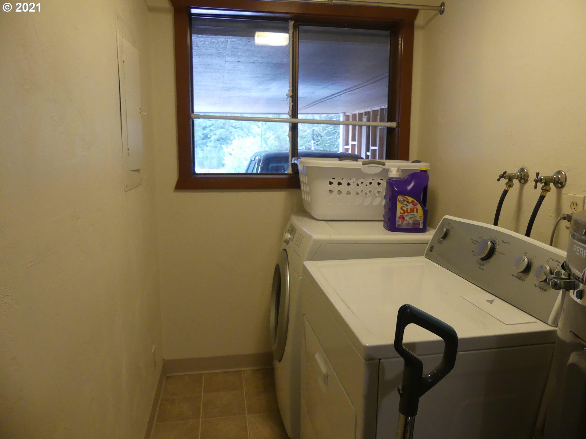 5918 Mercer Lake Road Florence, OR 97439 - Photo 17 of 32 Gallery Image 17