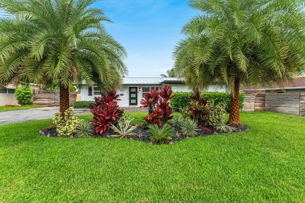 $670,000 | 711 Laurel Drive, Lake Park, FL 33403