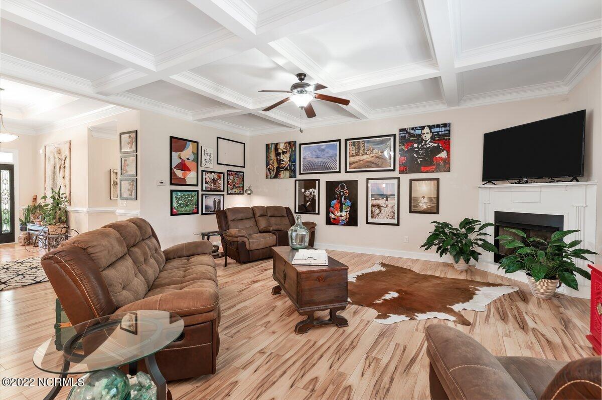 240 Foxcroft Road Whispering Pines, NC 28327 - Photo 16 of 29 Living room