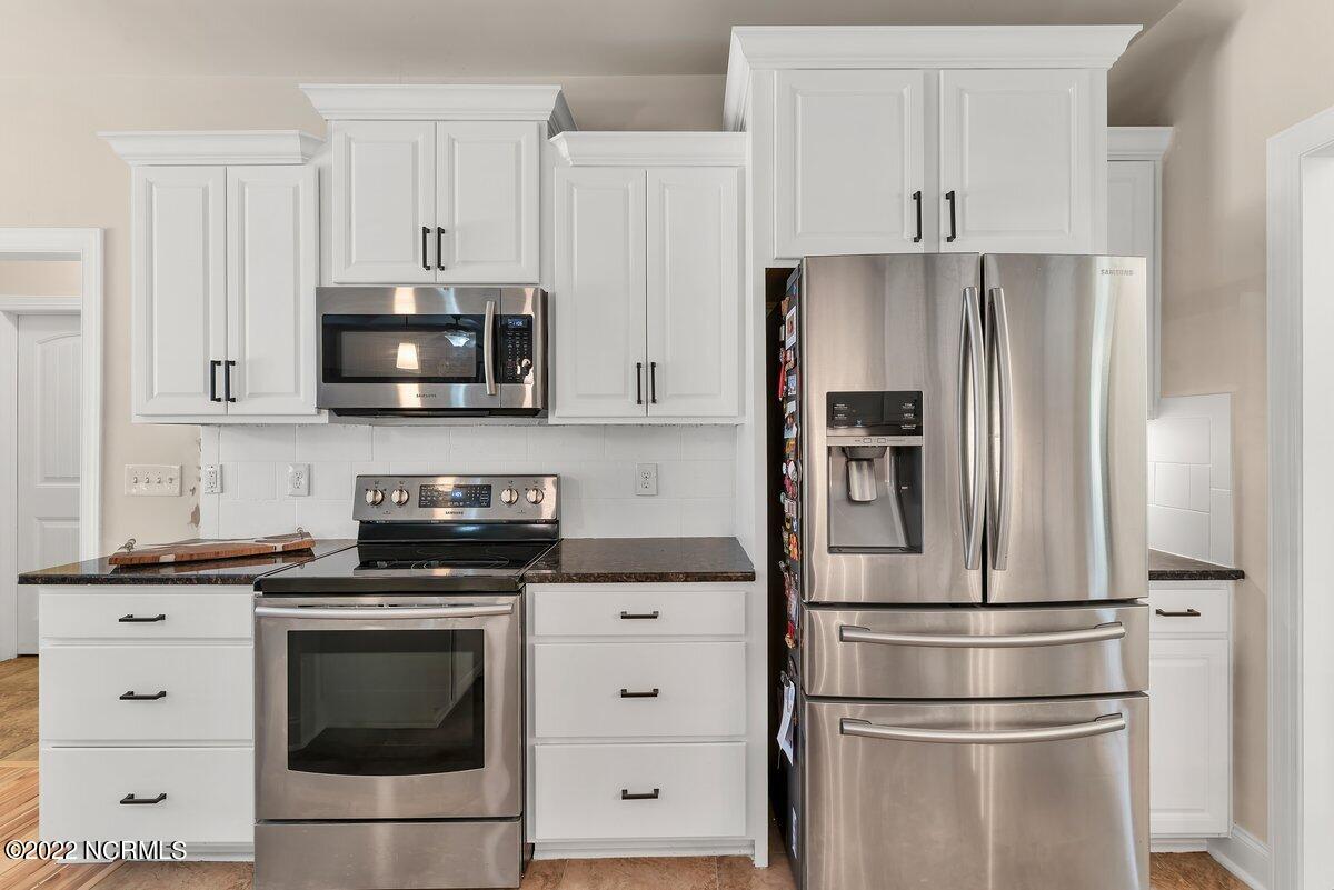 240 Foxcroft Road Whispering Pines, NC 28327 - Photo 8 of 29 Kitchen
