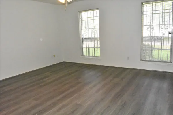 $2,100 | 10427 Huntington Wood Drive, Houston, TX 77099