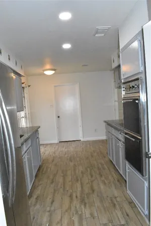 $2,100 | 10427 Huntington Wood Drive, Houston, TX 77099