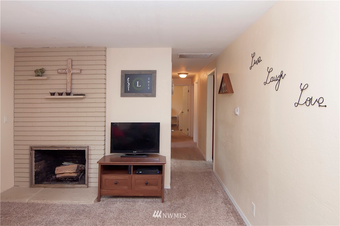8615 Terrace Road Southwest Lakewood, WA 98498 - Photo 6 of 20 Gallery Image 6