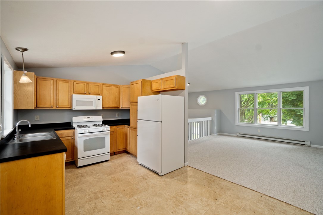 71 Old Pine Road Narragansett, RI 02882 - Photo 9 of 24 Kitchen