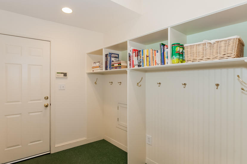39 Brushy Ridge Road New Canaan, CT 06840 - Photo 47 of 57 048-Mud_Room-879422-mls