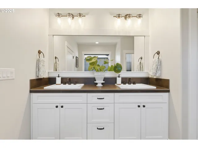 $1,299,900 | 16523 Northeast 170th Avenue, Brush Prairie, WA 98606