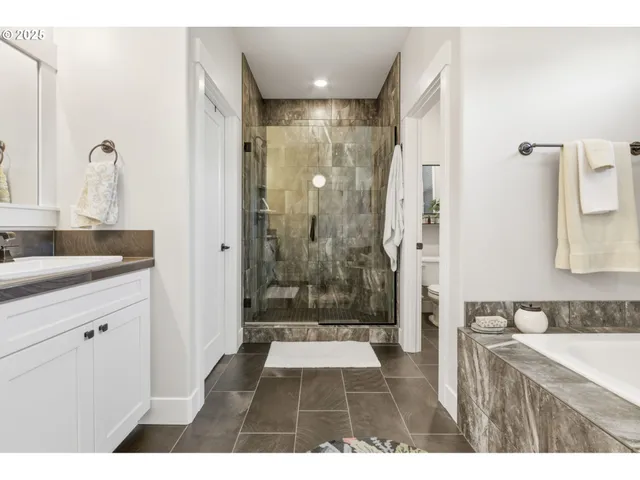 $1,299,900 | 16523 Northeast 170th Avenue, Brush Prairie, WA 98606