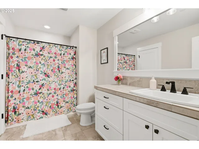 $1,299,900 | 16523 Northeast 170th Avenue, Brush Prairie, WA 98606