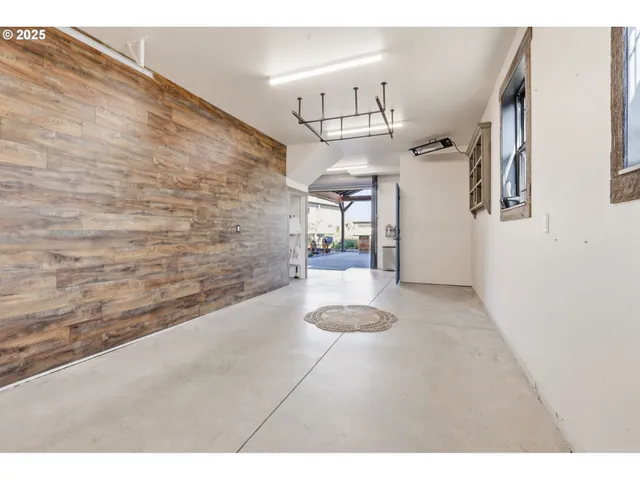 $1,299,900 | 16523 Northeast 170th Avenue, Brush Prairie, WA 98606