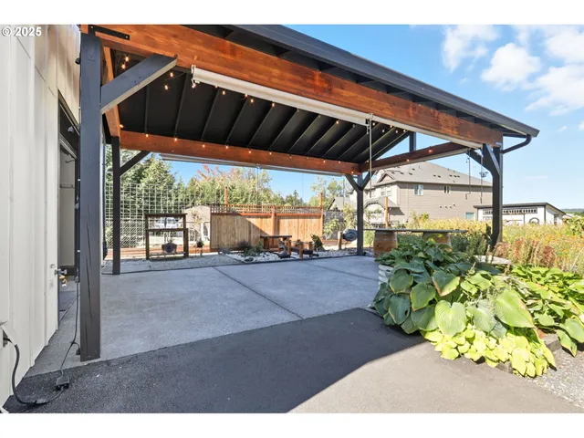 $1,299,900 | 16523 Northeast 170th Avenue, Brush Prairie, WA 98606