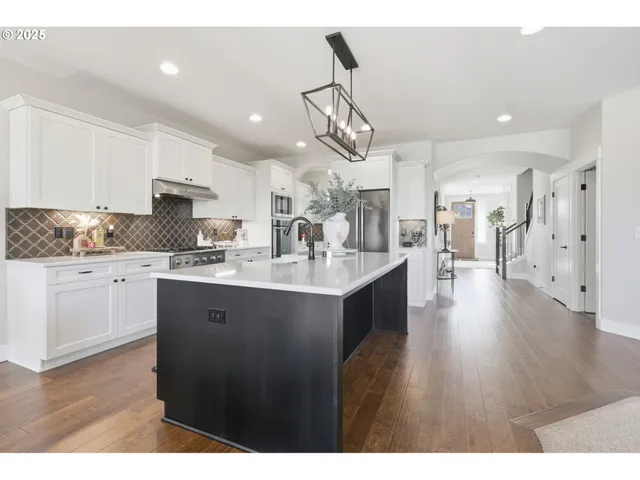 $1,299,900 | 16523 Northeast 170th Avenue, Brush Prairie, WA 98606