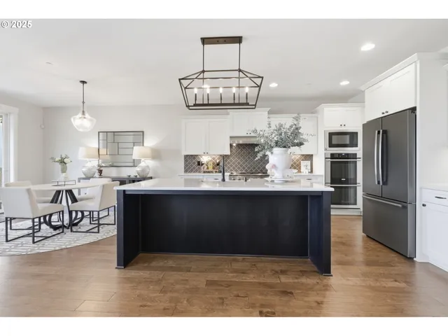 $1,299,900 | 16523 Northeast 170th Avenue, Brush Prairie, WA 98606