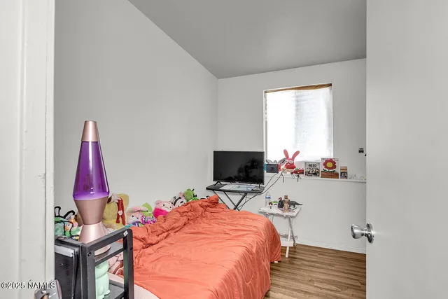 a view of entryway with a front door