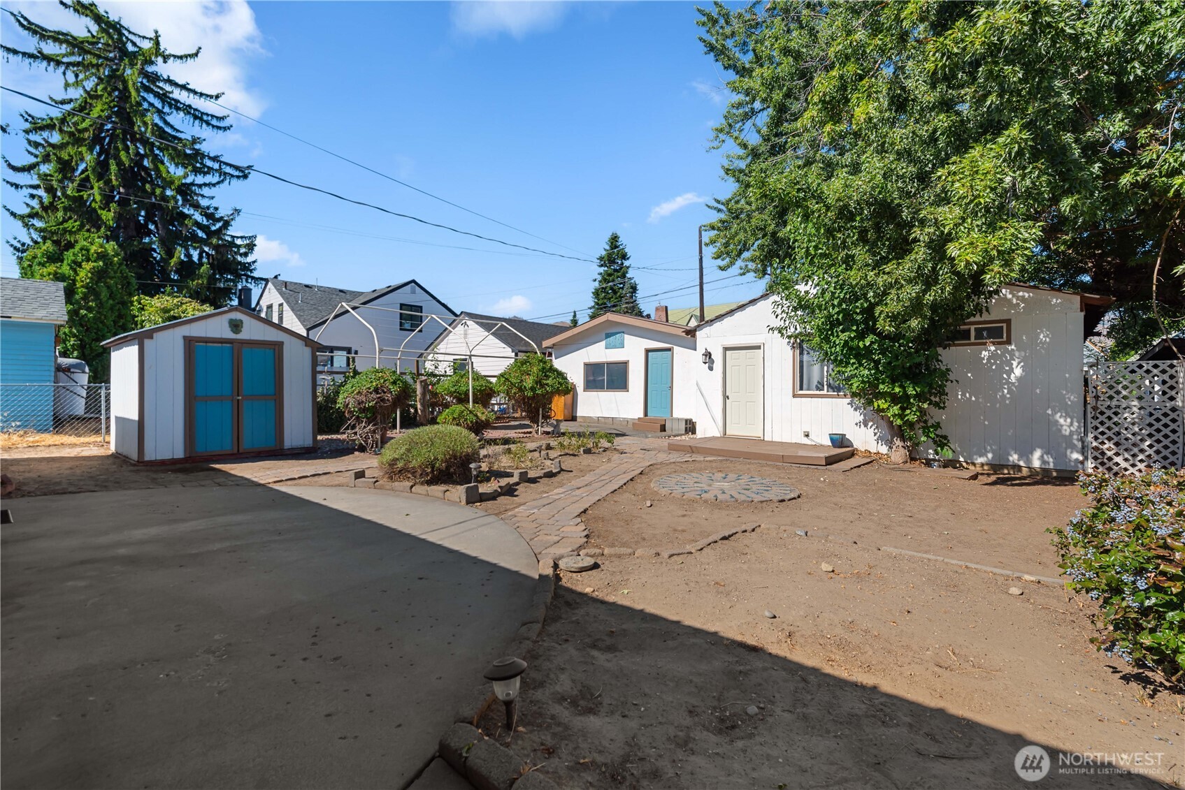 22 South Emerson Avenue Wenatchee, WA 98801 - Photo 37 of 38 a view of a house with a street