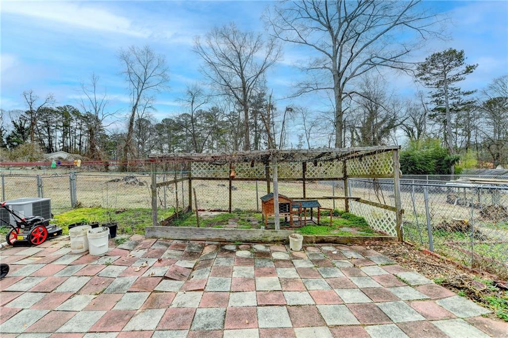 161 Muddy River Road Lawrenceville, GA 30043 - Photo 34 of 37