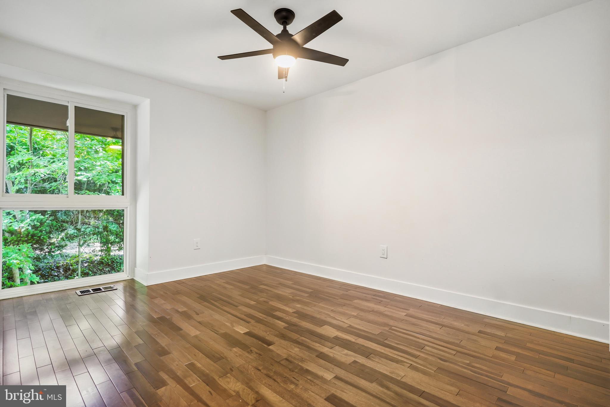9201 Three Oaks Drive Silver Spring, MD 20901 - Photo 21 of 32